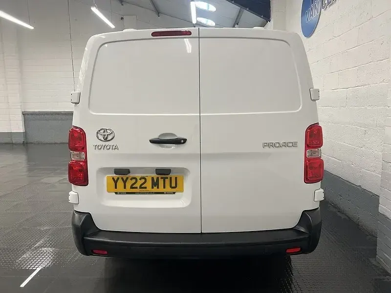 Used Toyota Proace Active 140 HP (102 kW) 2022 White MPV