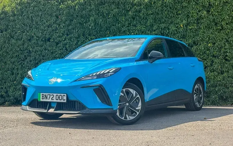Used MG MG4 EV SE 125 kW (170 HP) 2022 Blue Hatchback