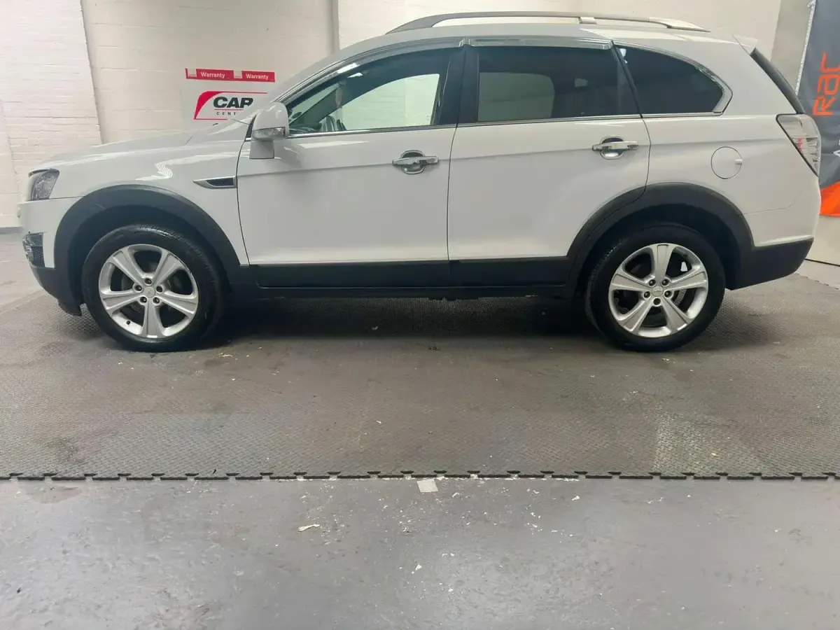 Used Chevrolet Captiva LTZ 184 HP (135 kW) 2012 White SUV