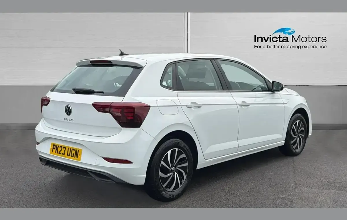 Begagnad VW Polo Life 95 HK (69 kW) 2023 Vit Halvkombi