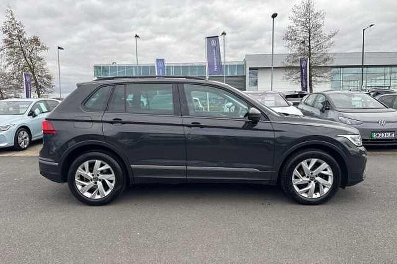 Used VW Tiguan Life 130 HP (95 kW) 2022 Grey SUV