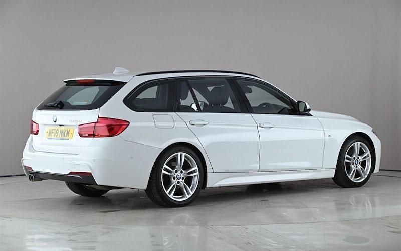 Used BMW 320 M Sport 190 HP (139 kW) 2018 White Estate