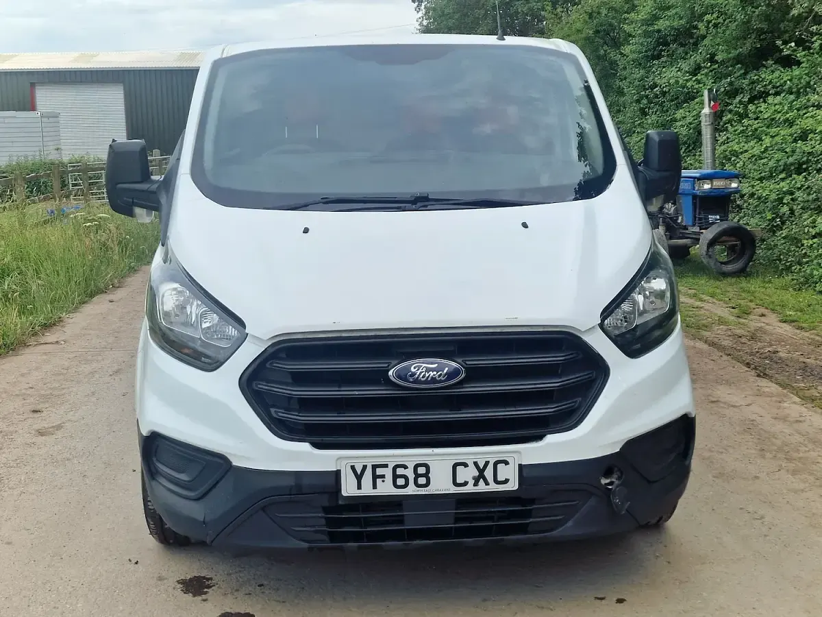 Used Ford Transit Custom 105 HP (77 kW) 2018 White Van