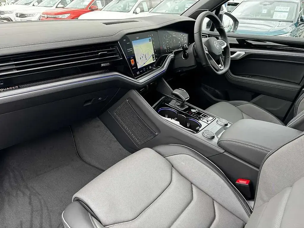 Used VW Touareg Black Edition 286 HP (210 kW) 2026 White SUV