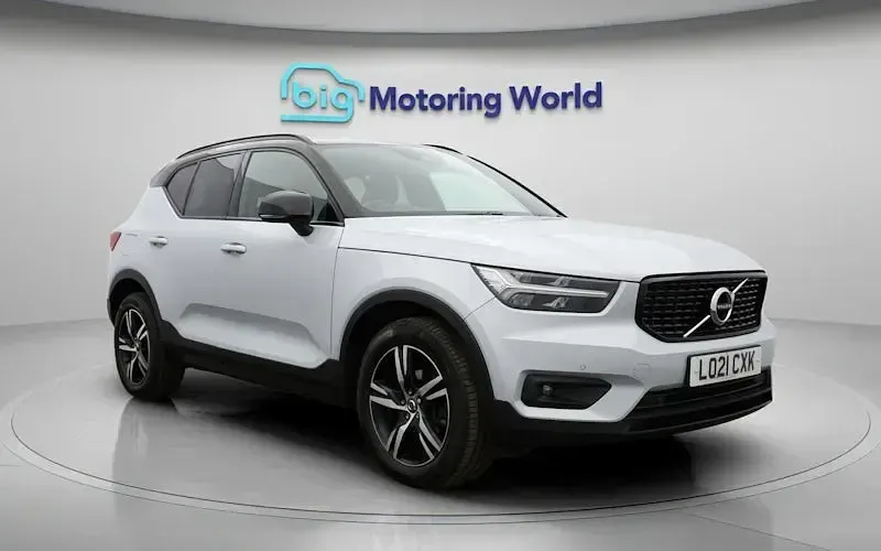 Used Volvo XC40 R-Design 163 HP (119 kW) 2021 Silver SUV