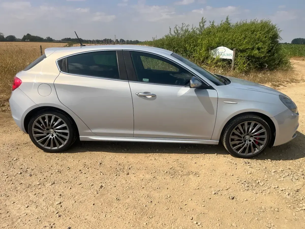 Used Alfa Romeo Giulietta 147 HP (108 kW) 2014 White Hatchback