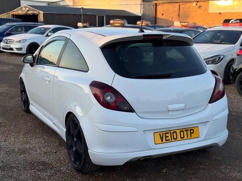 Used Vauxhall Corsa SRi 100 HP (73 kW) 2010 White Hatchback