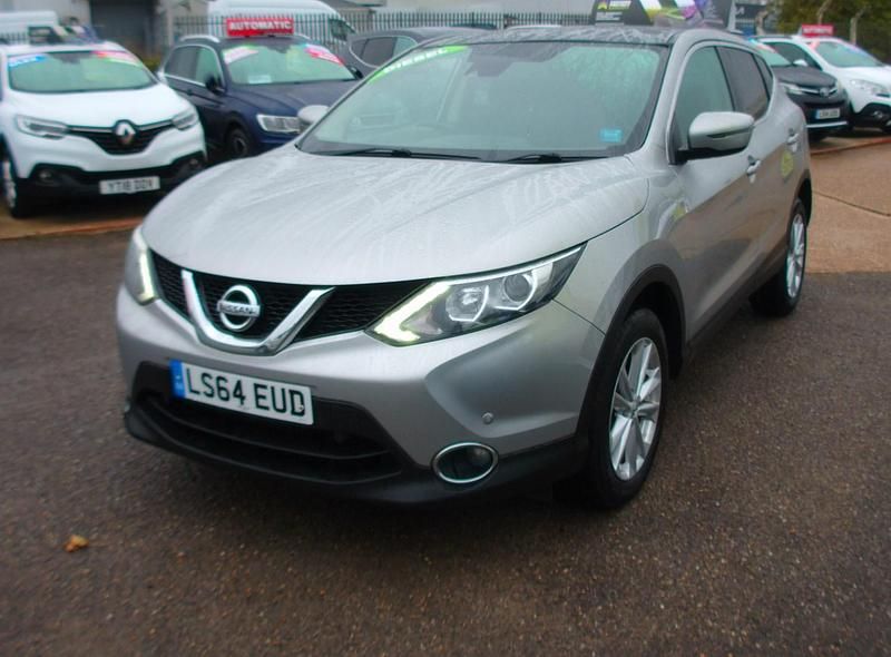 Used Nissan Qashqai Acenta Premium 110 HP (80 kW) 2014 Silver SUV