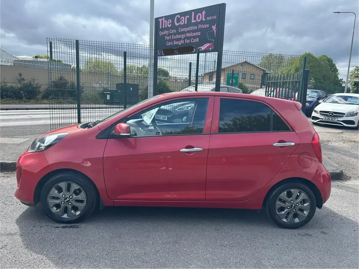 Used Kia Picanto 66 HP (48 kW) 2016 Red Hatchback