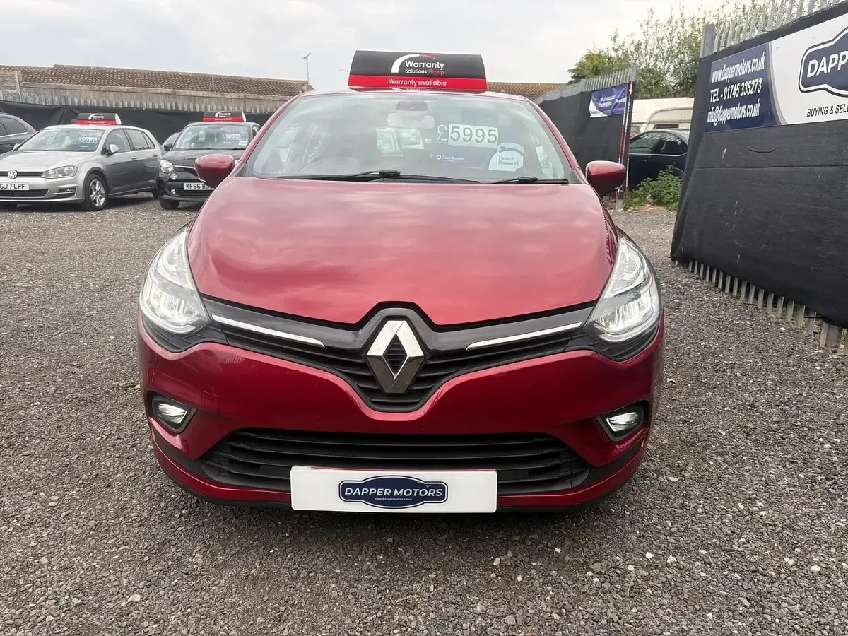 Used Renault Clio IV Dynamique 2017 Red Hatchback