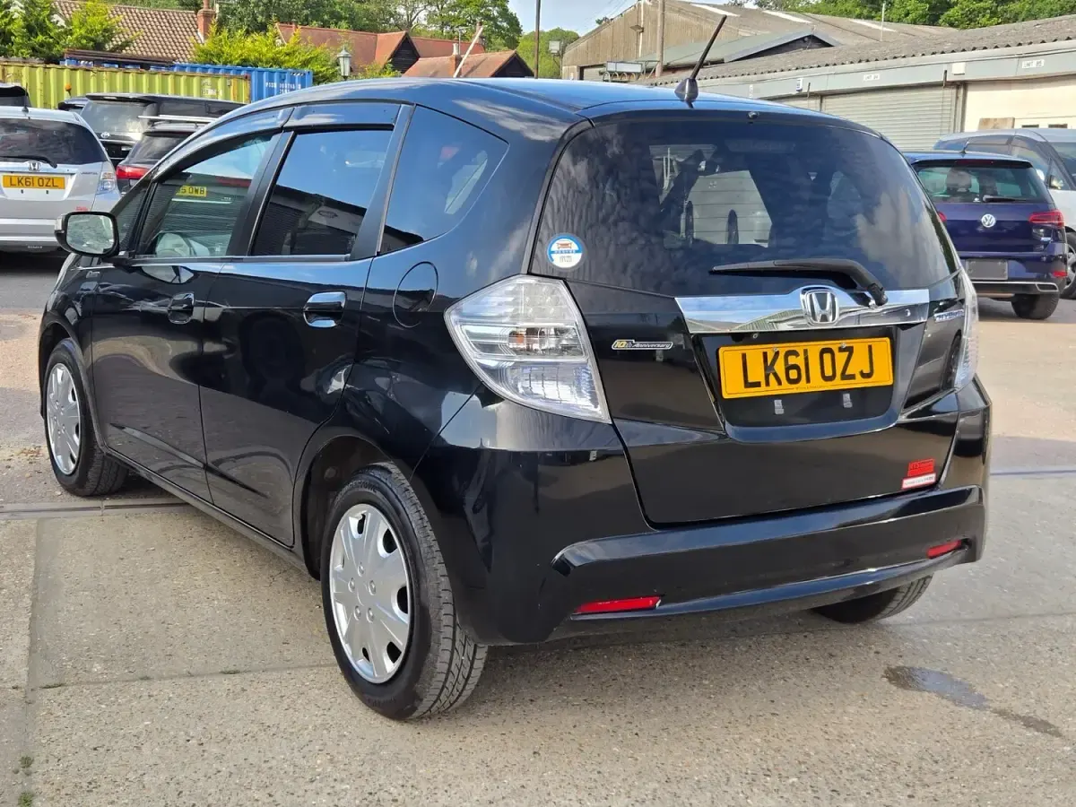 Used Honda Jazz Hybrid 102 HP (75 kW) 2011 Black Hatchback