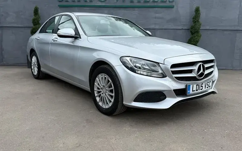 Used Mercedes C220 SE 170 HP (125 kW) 2015 Sedan