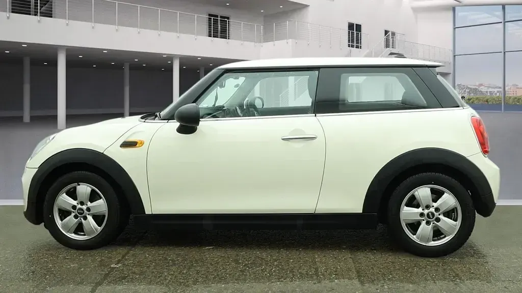 Used Mini ONE Hatch 2015 White Hatchback