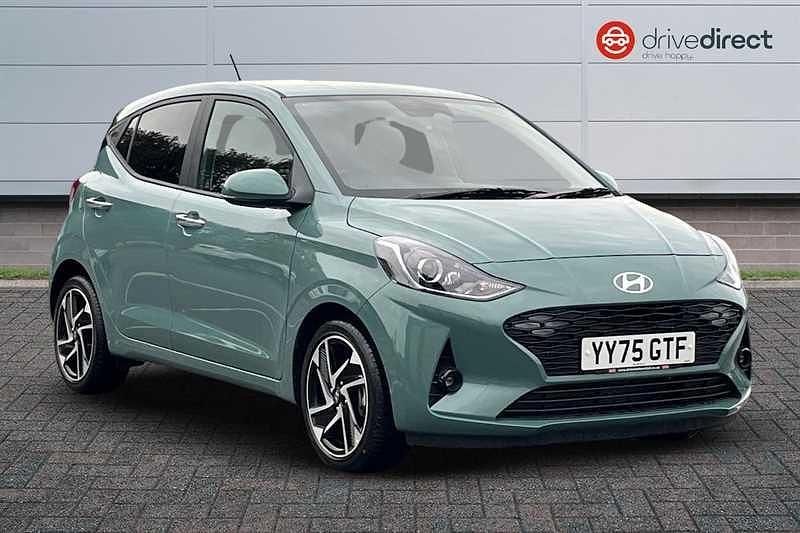 Green New 2025 Hyundai i10 Premium Hatchback | £17,800 (Fair price) - Image 1/4