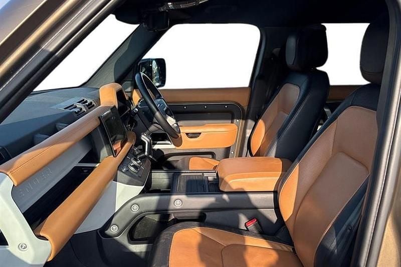 Used Land Rover Defender HSE Dynamic 249 HP (183 kW) 2023 Gondwana stone SUV