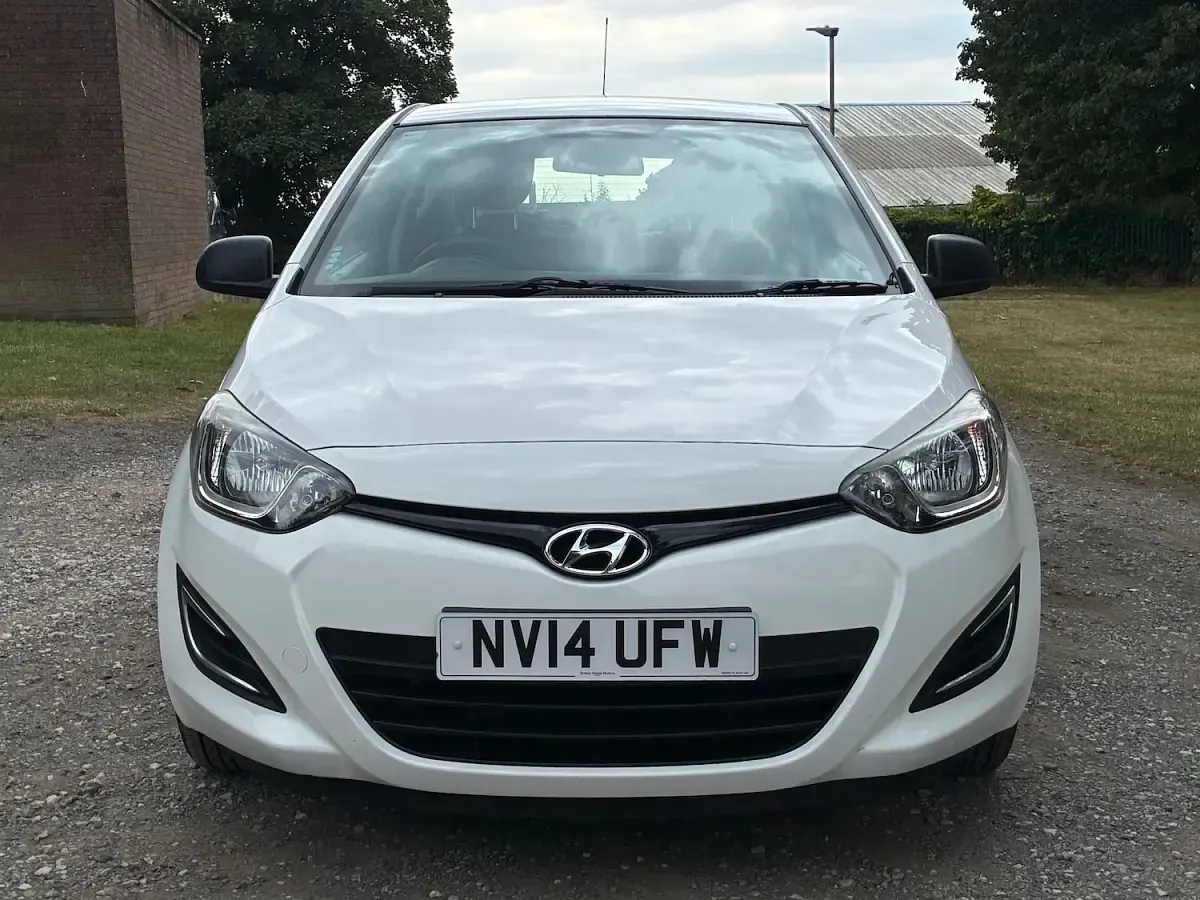 Used Hyundai i20 Classic 2014 White Hatchback
