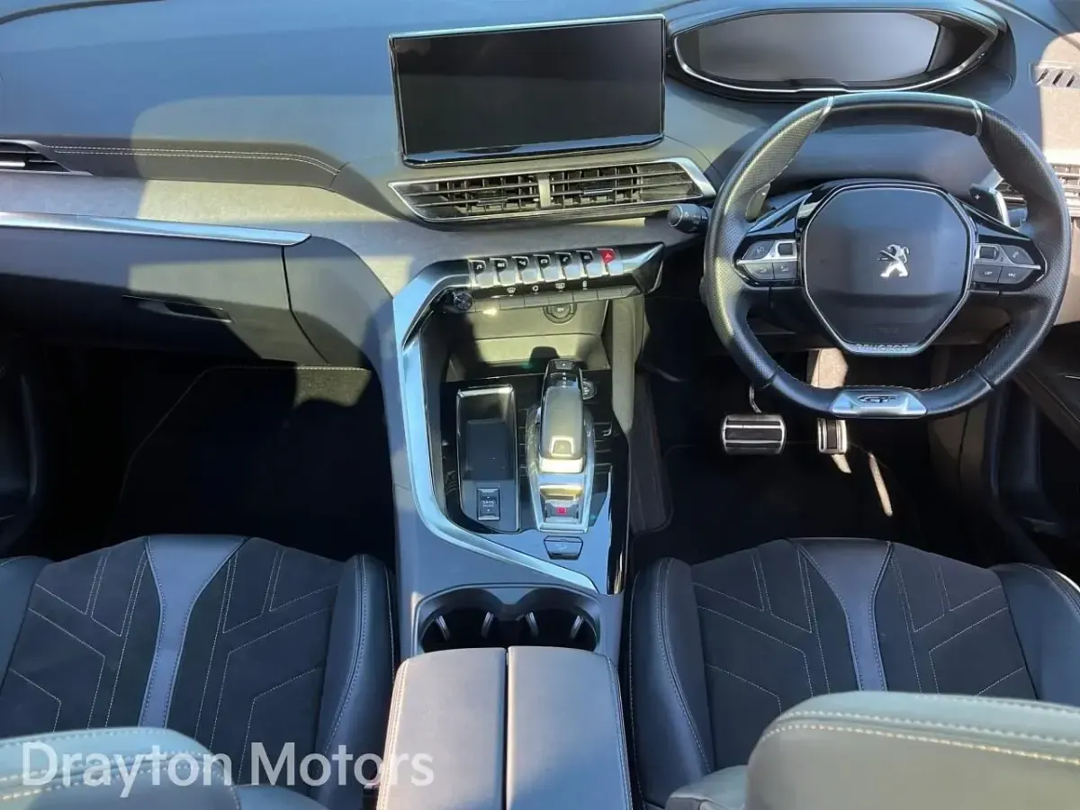 Second-hand Peugeot 3008 Premium 130 CP (95 kW) 2022 Alb SUV