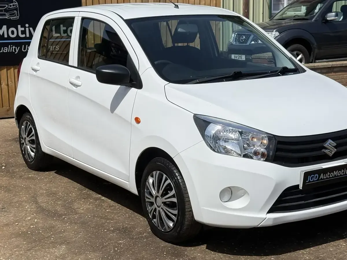 Used Suzuki Celerio 68 HP (50 kW) 2017 White Hatchback