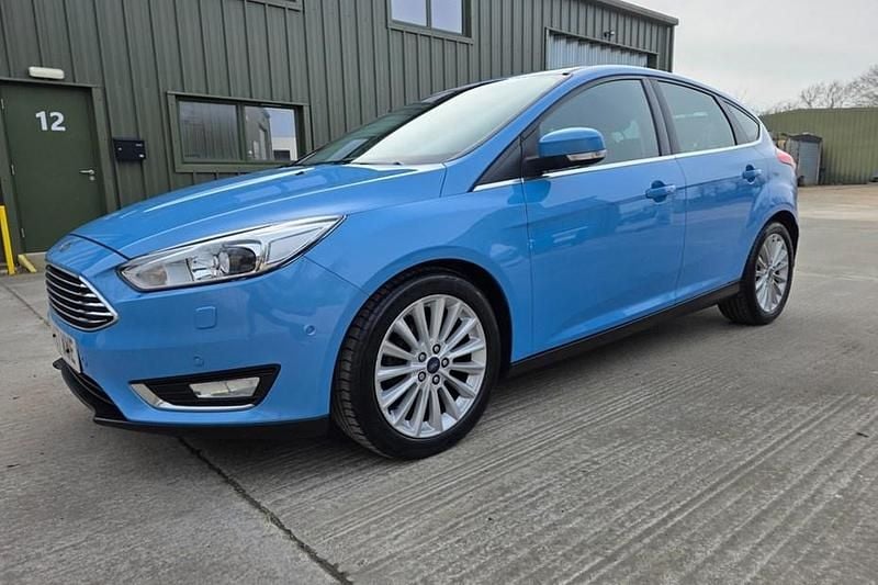 Used Ford Focus Titanium X 125 HP (91 kW) 2017 Blue Hatchback