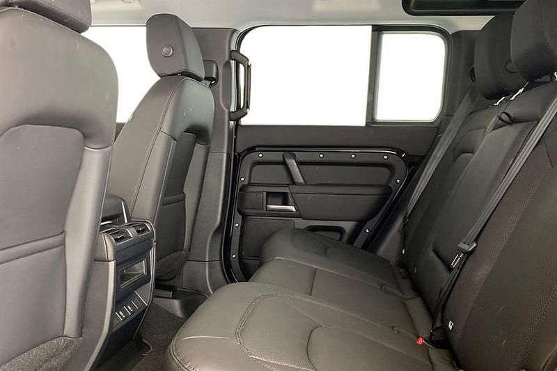 Used Land Rover Defender S 249 HP (183 kW) 2025 Santorini black SUV