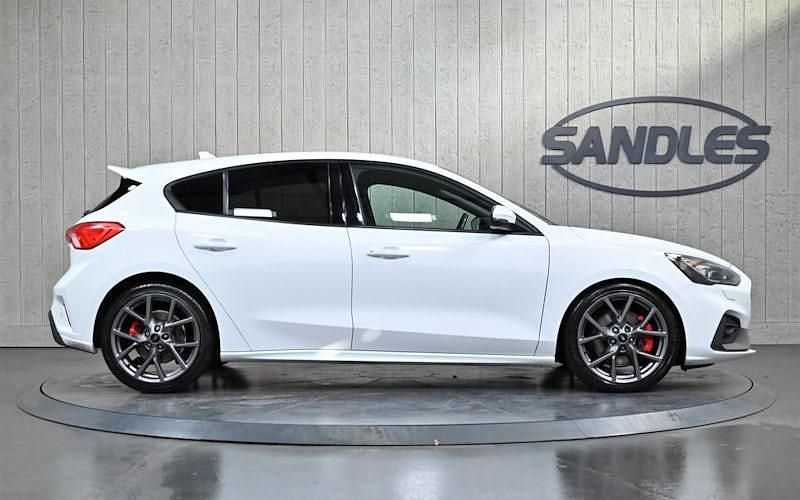 Used Ford Focus ST 190 HP (139 kW) 2020 White Hatchback