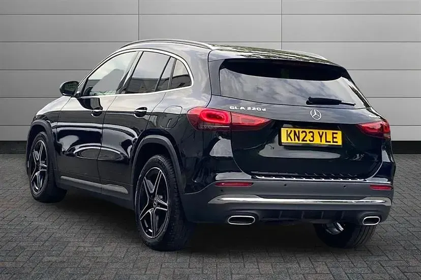 Usado Mercedes GLA220 Executive 190 HP (139 kW) 2023 Preto SUV