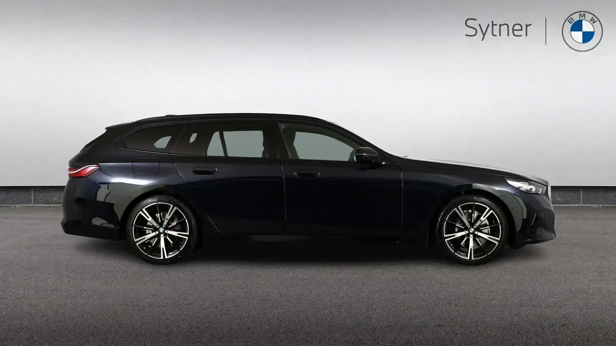 New BMW 530e M Sport 295 HP (216 kW) 2026 Black Estate