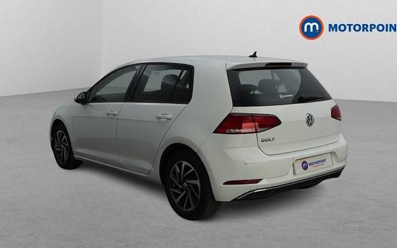Used VW Golf VII Match 150 HP (110 kW) 2019 White Hatchback