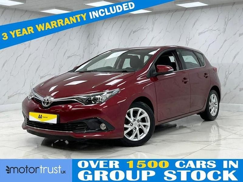 Red Used 2017 Toyota Auris Business Edition Hatchback | £8,795 (Fair price) - Image 1/3