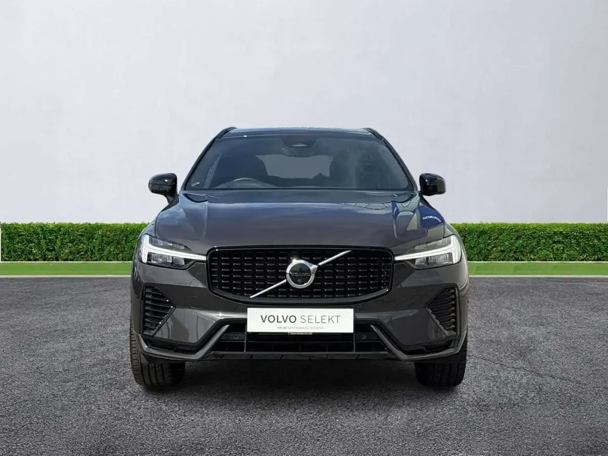 Used Volvo XC60 R-Design 250 HP (183 kW) 2022 Grey SUV
