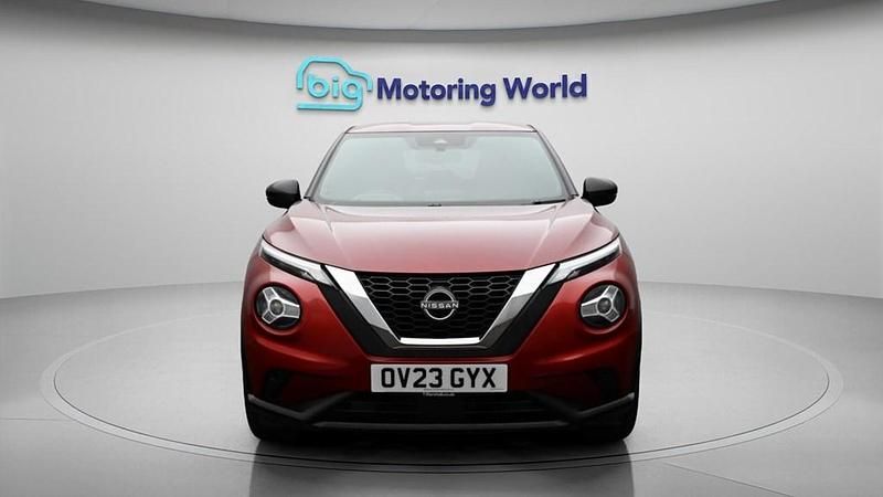 Used Nissan Juke N-Connecta 114 HP (83 kW) 2023 Red SUV