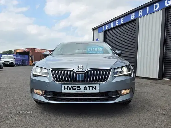 Used Skoda Superb SE L Executive 190 HP (139 kW) 2015 Grey Hatchback