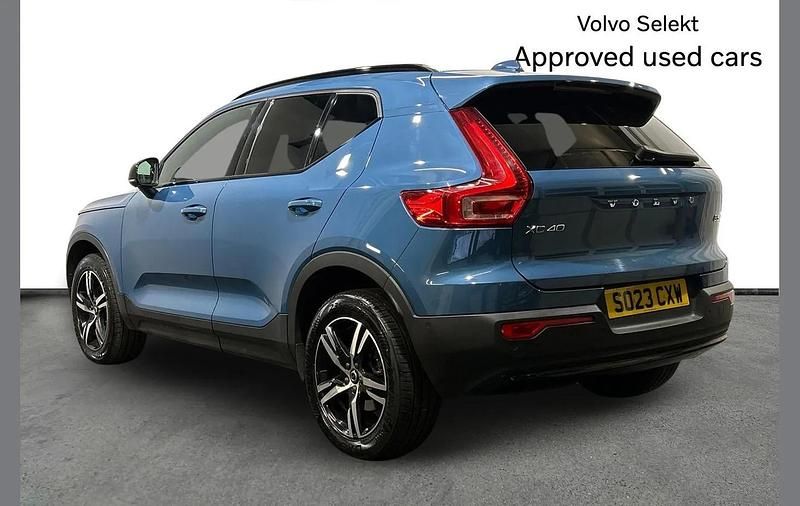Usado Volvo XC40 Plus 161 HP (118 kW) 2023 Azul SUV
