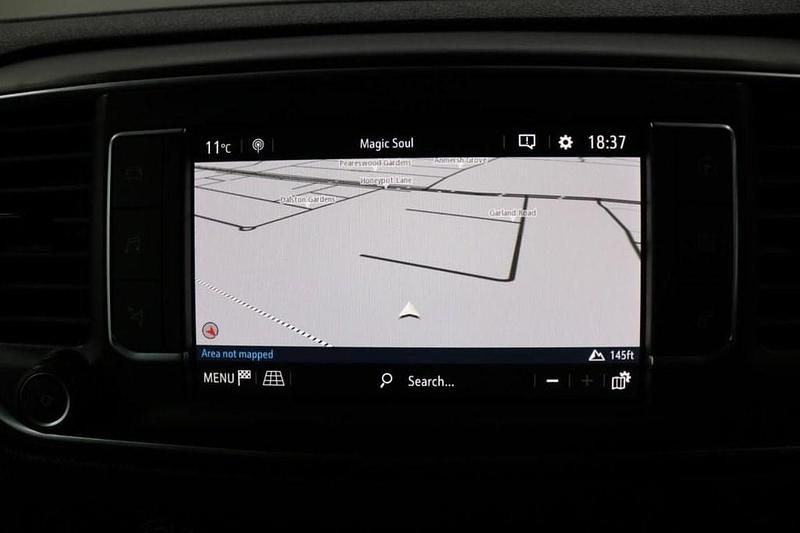 Used Vauxhall Vivaro 100 kW (136 HP) 2022 Mauve/pink MPV