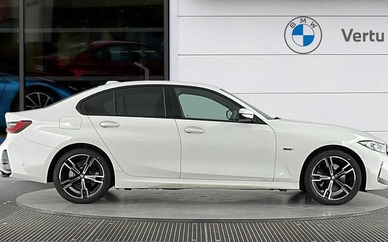 Usado BMW 330e M Sport 292 HP (214 kW) 2024 Sedan
