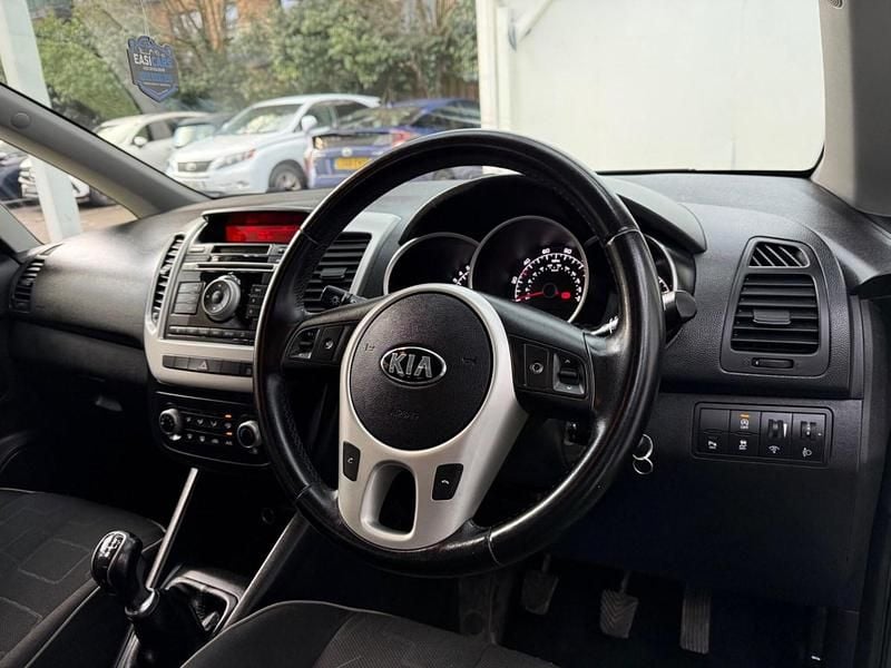 Used Kia Venga 89 HP (65 kW) 2015 Silver Hatchback