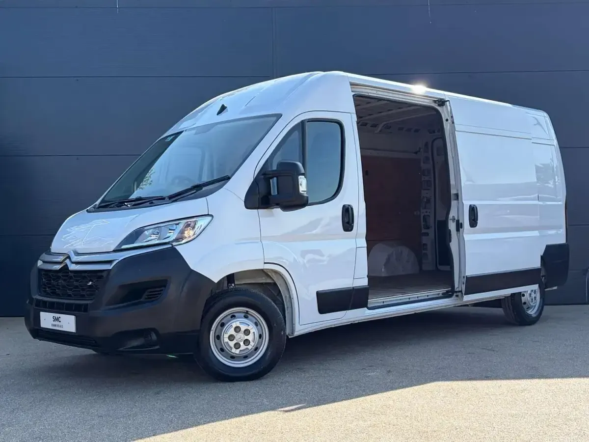 Usado Citroën Relay 140 HP (102 kW) 2023 Branco Van