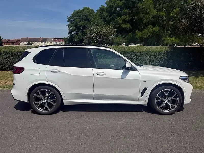 Used BMW X5 M Sport 261 HP (191 kW) 2019 White SUV