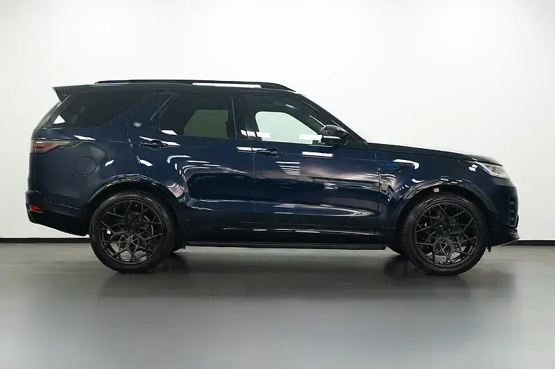 Used Land Rover Discovery SE Dynamic 2023 Blue SUV
