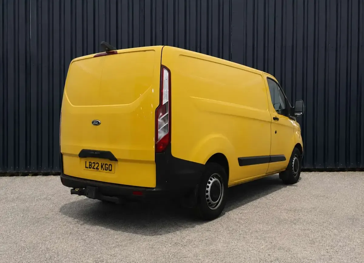 Used Ford Transit Custom 130 HP (95 kW) 2022 Yellow Van
