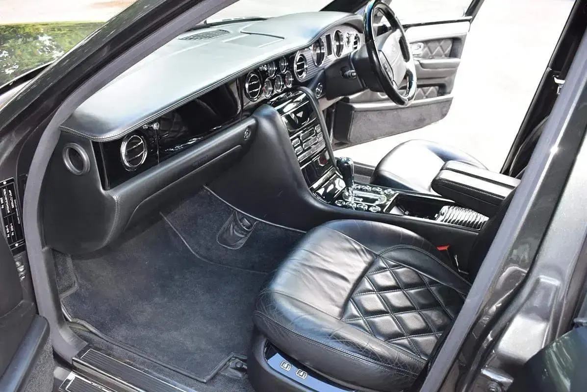 Used Bentley Arnage 500 HP (367 kW) 2006 Grey Sedan