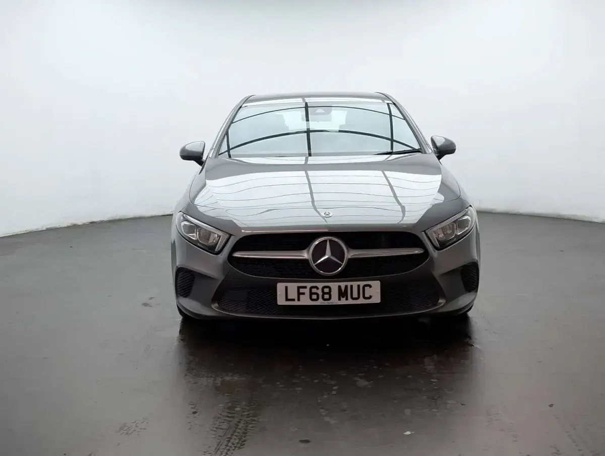 Begagnad Mercedes A200 163 HK (119 kW) 2018 Grå Halvkombi