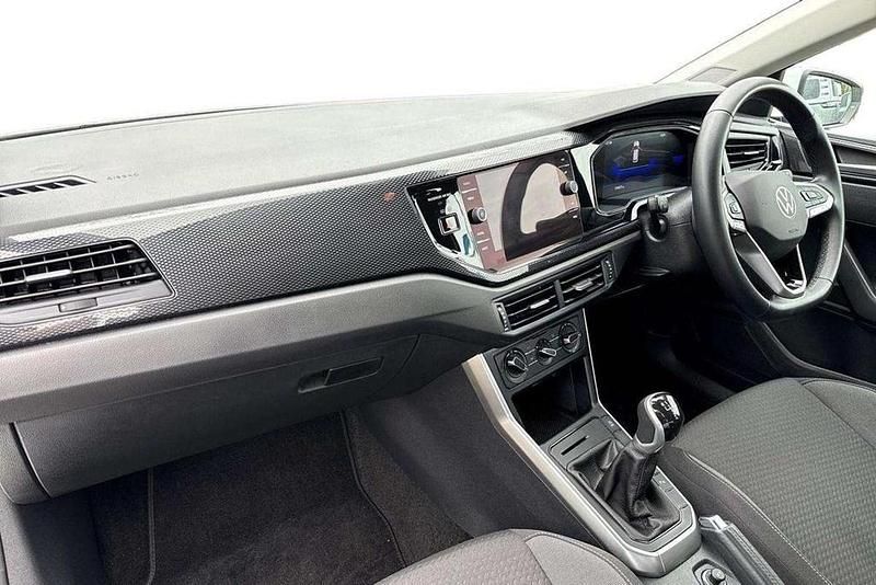 Used VW Polo Life 95 HP (69 kW) 2024 White Hatchback