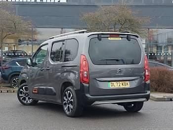 Gebraucht Citroën Berlingo XTR 100 kW (136 PS) 2023 Grau Van / Kleinbus