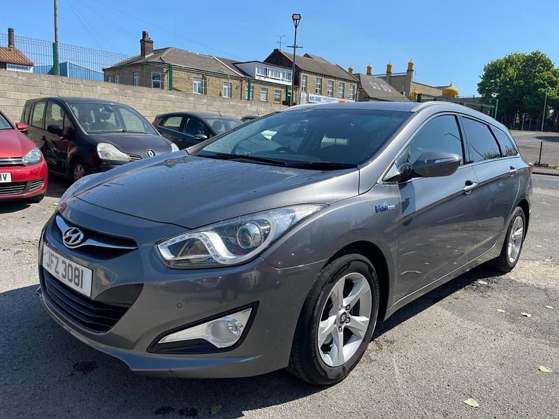 Used Hyundai i40 Style 136 HP (100 kW) 2012 Silver Estate