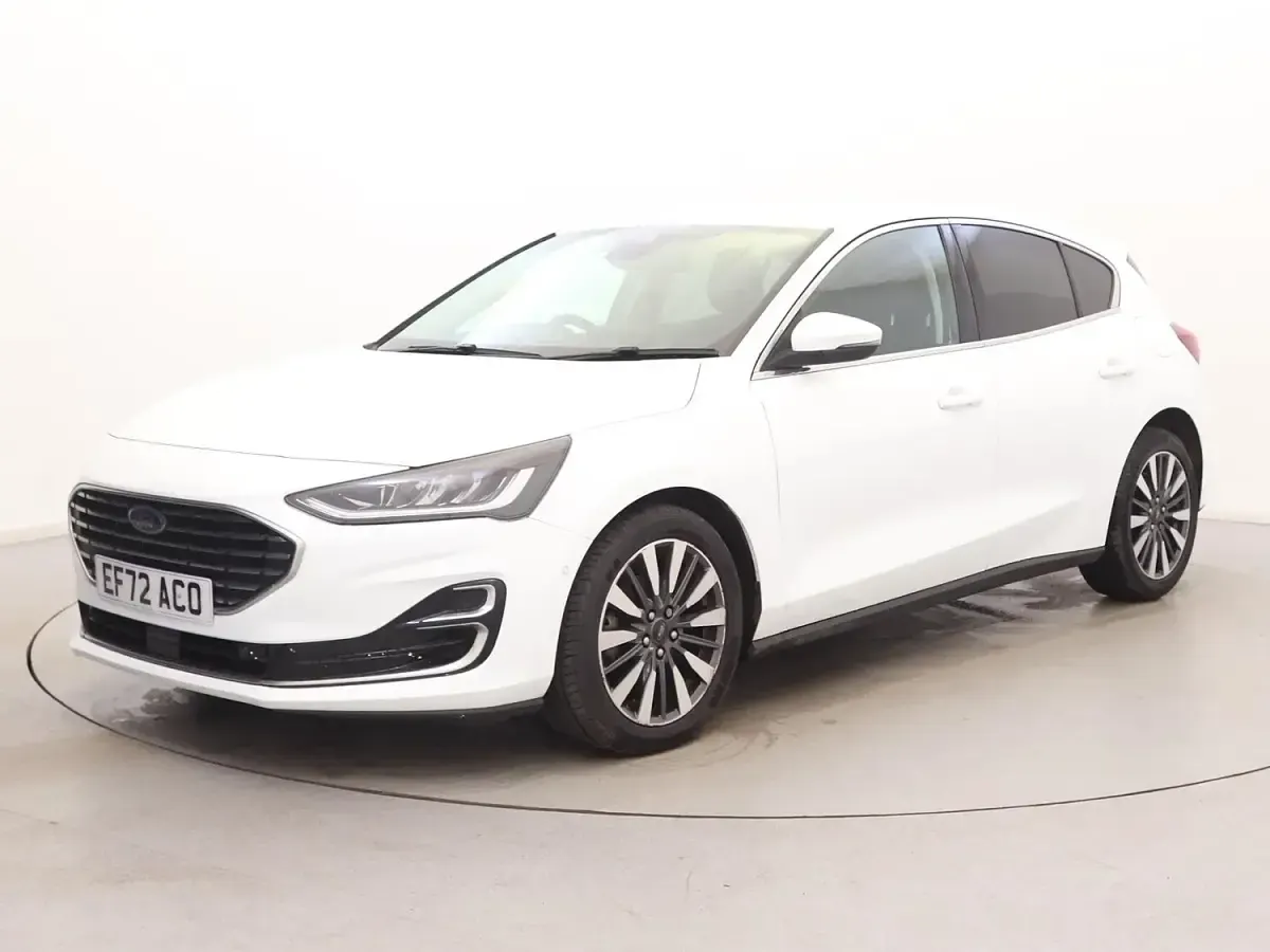 Used Ford Focus Titanium 125 HP (91 kW) 2023 White Hatchback
