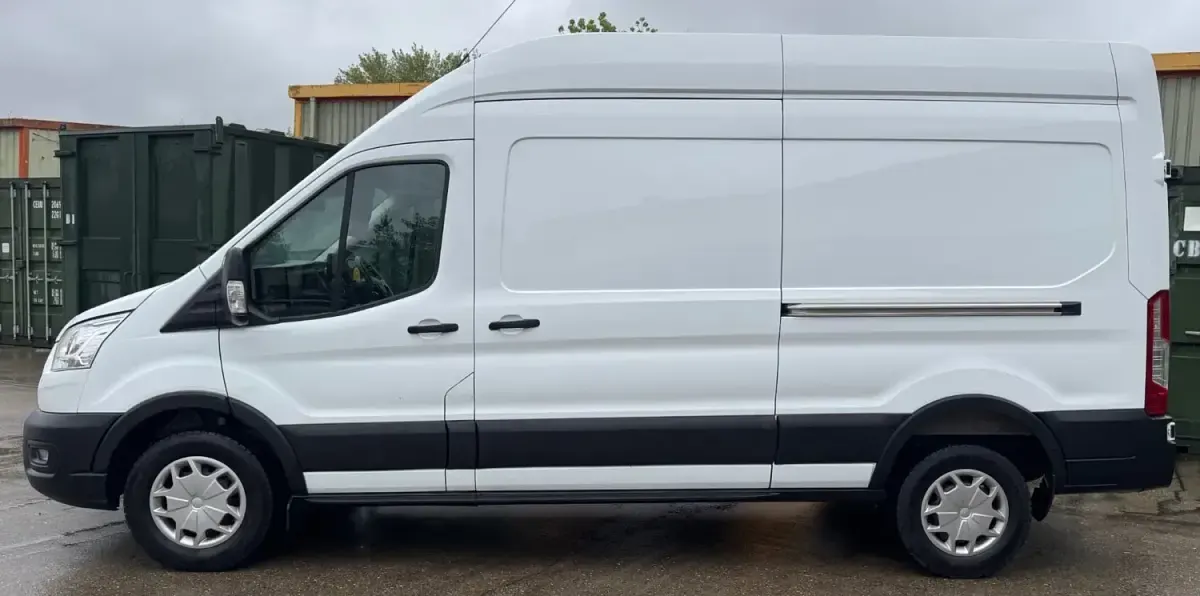 Usado Ford Transit Trend 130 CV (95 kW) 2021 Blanco Van