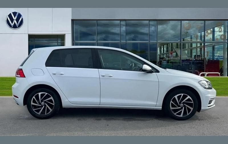 Begagnad VW Golf VIII Edition 147 HK (108 kW) 2020 Vit Halvkombi