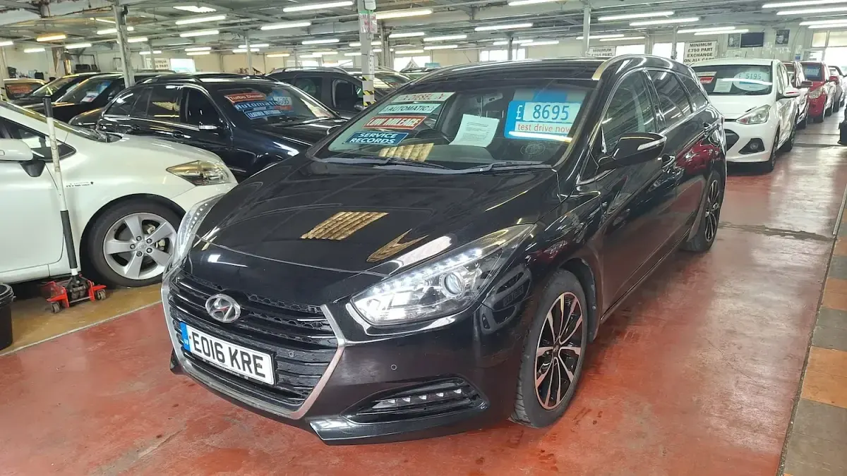 Used Hyundai i40 SE 141 HP (103 kW) 2016 Black Estate