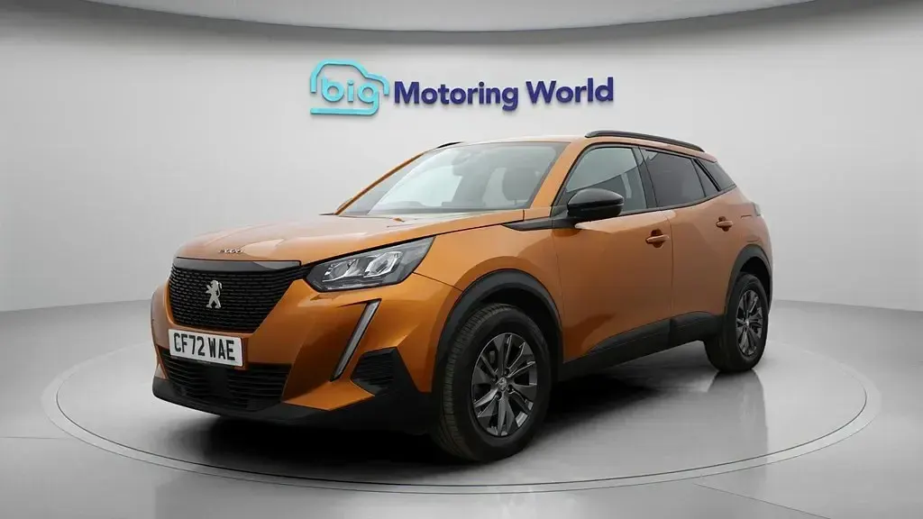Used Peugeot 2008 Active+ 100 HP (73 kW) 2023 Orange SUV